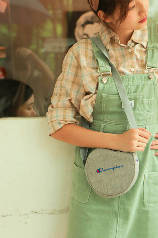 American ins hot sell cute little round bag single shoulder inclined satchel day system commute retro bag women's bag