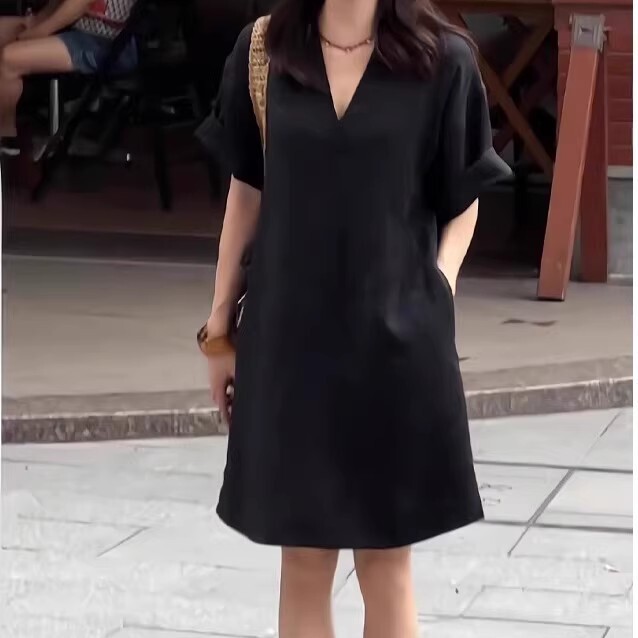 Plus-Size Mid-Length Shirt-Style Little Black Dress for Chubby Women, Slimming, Niche Korean Style, Simple, Casual, Loose-Fitting Short-Sleeved Dress