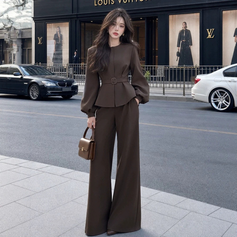 Plus-Size Fashion Suit for Women, New Autumn Style, Slimming and Elegant, Waist-Cinching Lantern Sleeve Top and Wide-Leg Pants Two-Piece Set Plus-Size Fashion Suit for Women, New Autumn Style, Slimming and Elegant, Waist-Cinching Lantern Sleeve Top and Wide-Leg Pants Two-Piece Set
