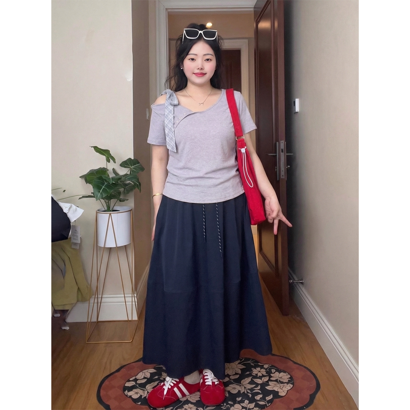 Plus-Size Purple Asymmetrical Off-Shoulder Short-Sleeve T-Shirt for Women, New Summer Style for Curvy Figures, Slim-Fit with Unique Tie-Up Design