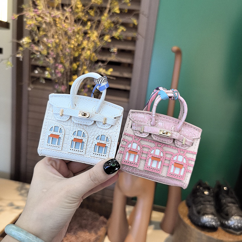 New mini house bag charm: the cutest keychain ever, perfect for gifting!