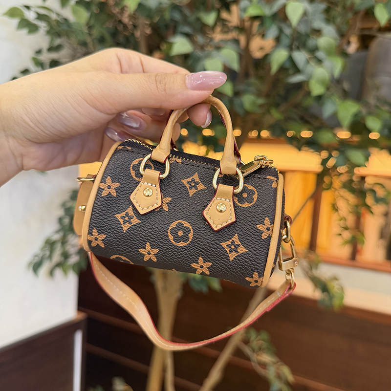 Mini Pillow Bag Pendant Lipstick Earphone Bag Card Coin Purse Small Bag Women's Shell Bag Charm Mini Pillow Bag Pendant Lipstick Earphone Bag Card Coin Purse Small Bag Women's Shell Bag Charm
