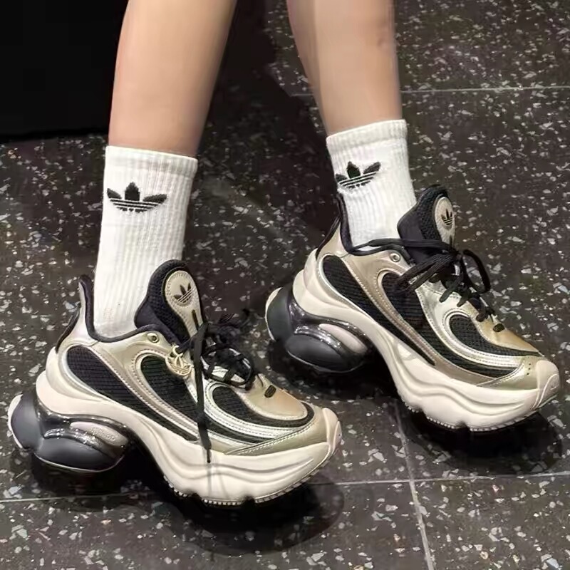 Hua Hua Outlet Genuine Adidas Trefoil Women's Floating Butterfly Cushioning Thick-Soled Wear-Resistant Sports Shoes Ki0583 Hua Hua Outlet Genuine Adidas Trefoil Women's Floating Butterfly Cushioning Thick-Soled Wear-Resistant Sports Shoes Ki0583