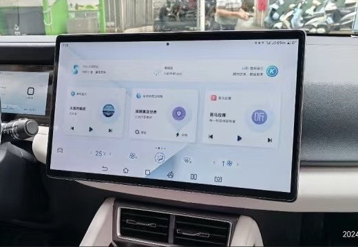 BYD Qin L、Yuan Plus、Song Pro/Song Plus/Tang DMI Seal 06は、中央制御用に15.6インチのPADディスプレイ画面を搭載しています。