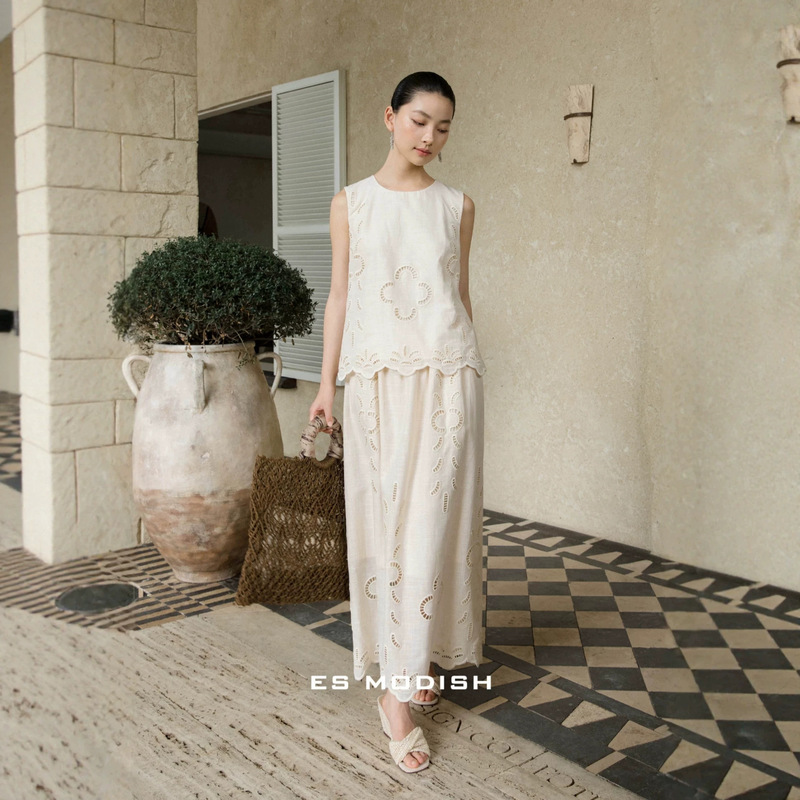 Es Modish Summer New Chinese Style Exquisite Embroidered Cut Out Sleeveless Vest + Skirt Suit for Girls 4478
