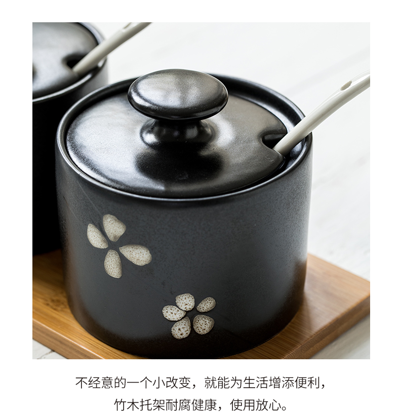 This porcelain Japanese ceramics seasoning as cans combination suit creative household kitchen seasoning salt pot three - piece suit