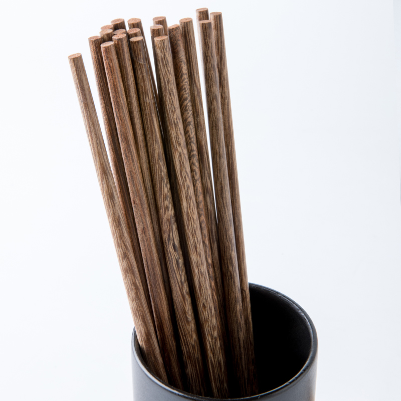 This porcelain household creative wings 10 pairs of wooden chopsticks and kitchen supplies Japanese immediately antiskid hotel hotpot chopsticks