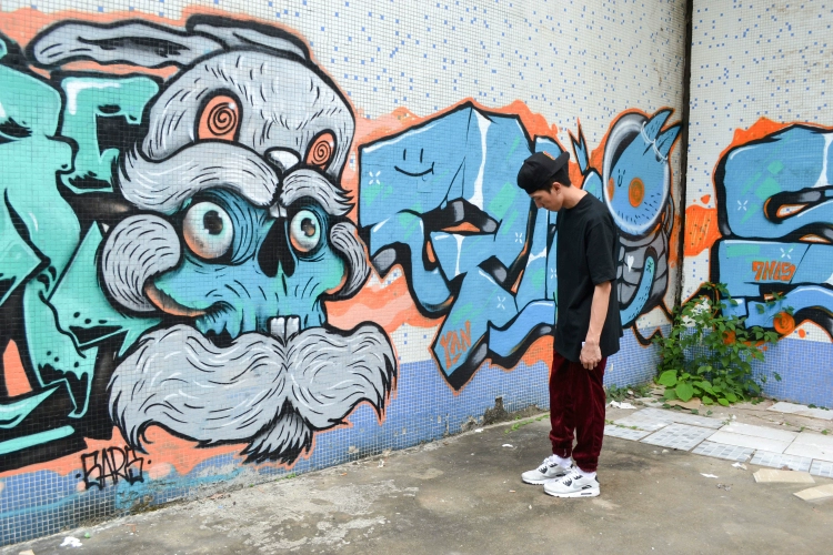Bboy lỏng loại áo thun rắn màu cơ bản đường phố nhảy hip hop nặng tay áo ngắn popping hiphop áo thun nam tay ngắn có nón