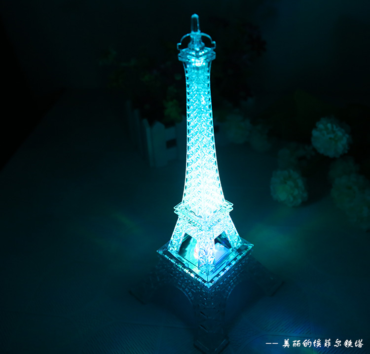 Tháp Eiffel Ánh sáng ban đêm đầy màu sắc Đèn LED Flash chậm Flash Acrylic Trang trí nhỏ Đồ chơi Quà tặng các đồ trang trí phòng ngủ đẹp