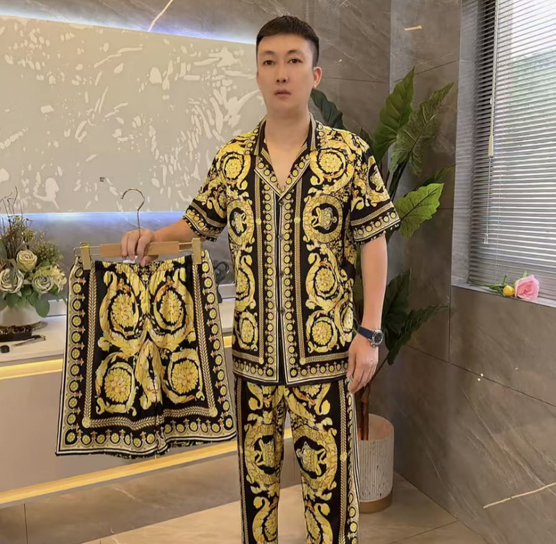 Retro Baroque Black Gold Men's Pajamas Summer Ice Silk Short-Sleeved Three-Piece Set Luxury Wearable Home Wear Set Retro Baroque Black Gold Men's Pajamas Summer Ice Silk Short-Sleeved Three-Piece Set Luxury Wearable Home Wear Set