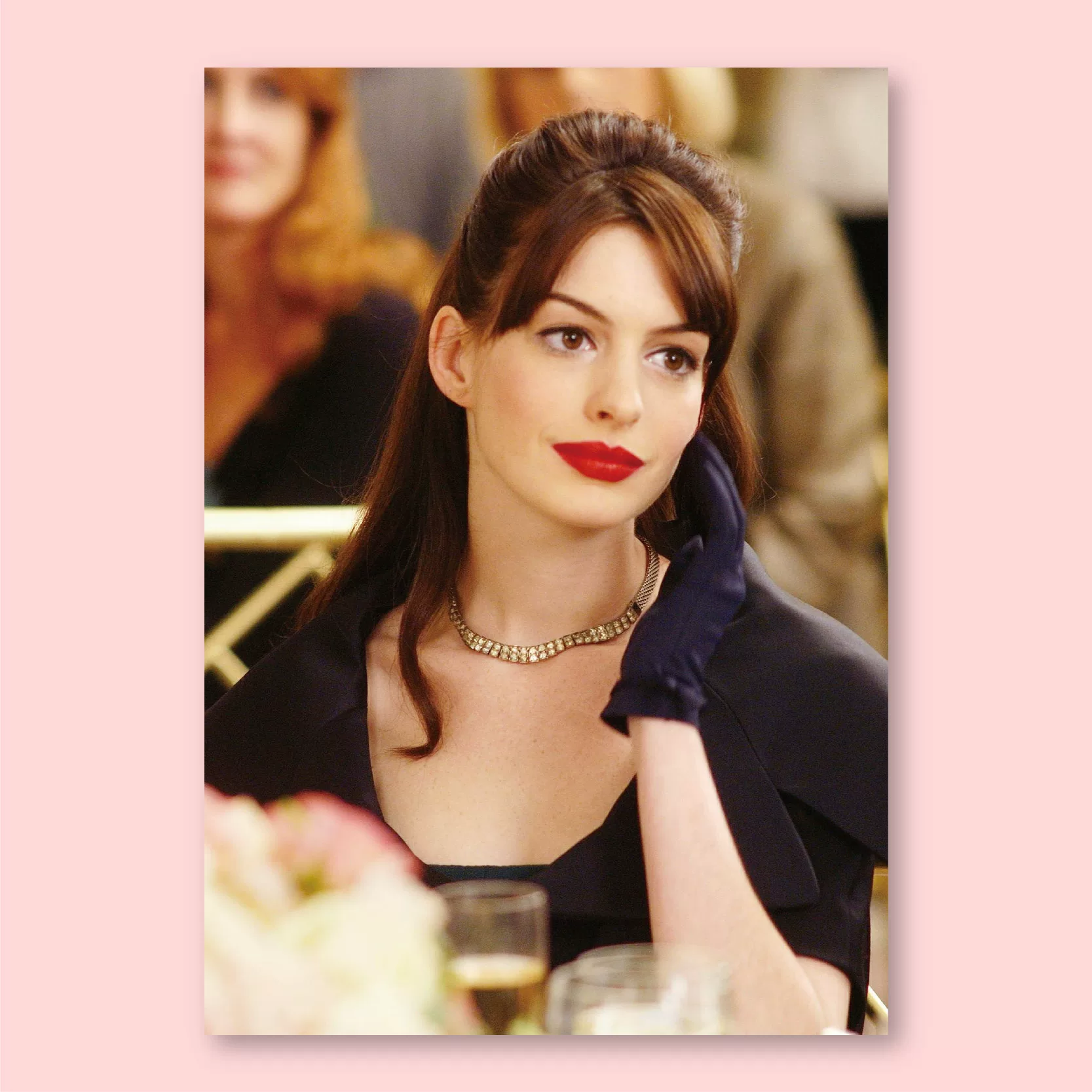 Постер к фильму "The Queen Wears Prada" со старины Анна Харди?