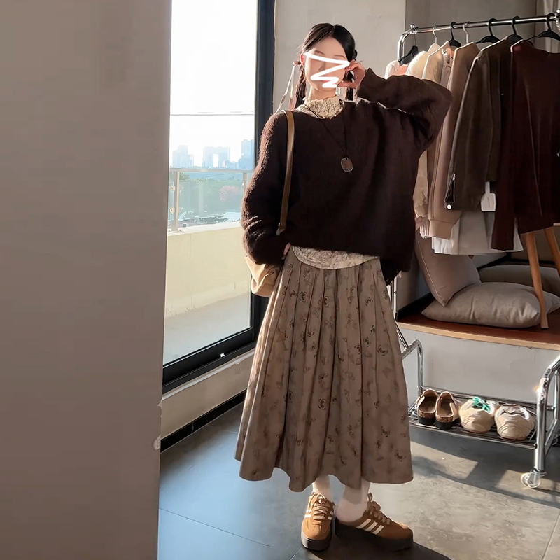 Milad Brown Sweater for Women, Spring and Autumn 2026 New Style, Loose and Lazy Style, Retro, Soft and High-End Knitted Top