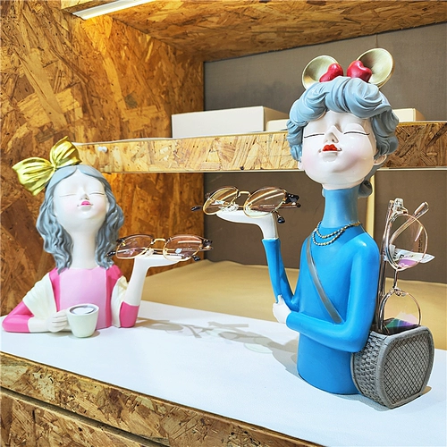 Красивая девушка очки стенд очки магазин витрина шкаф внешний вид украшения предметы интерьера дисплей реквизит