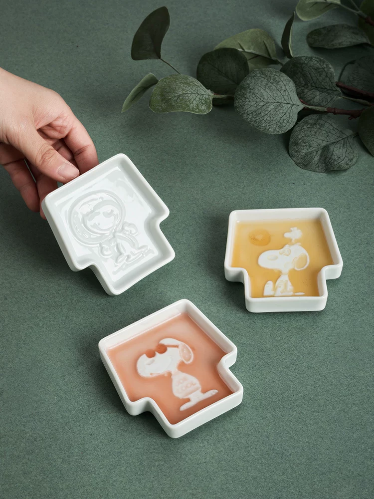 [СНЮПИ SNOOPY японский импорт маленькая тарелка с рельефом соусник для соевого соуса тарелка для заправок для уксуса тарелка для соуса десертная тарелка]