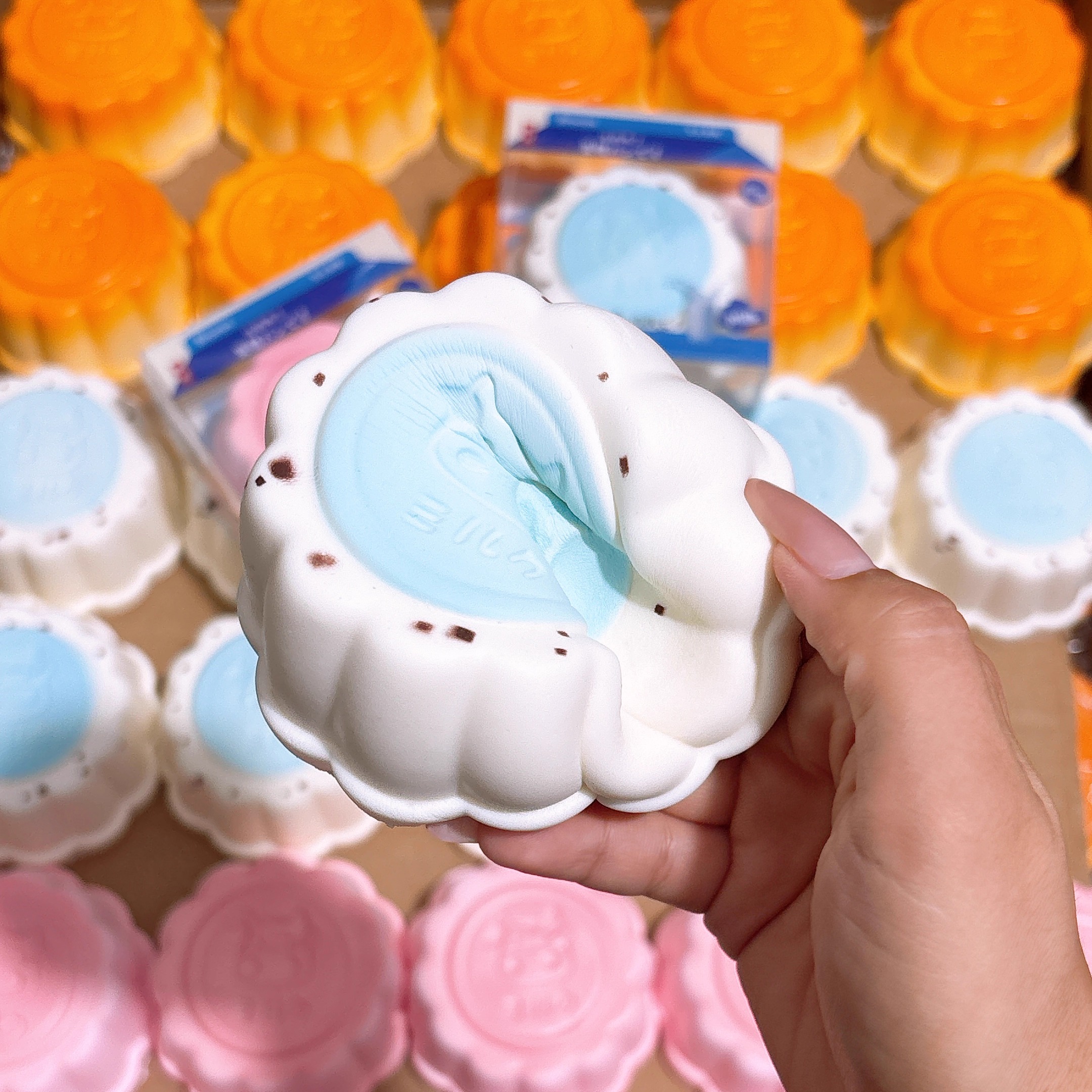 解压新宠：慢回弹仿真小方糕的魅力与奥秘