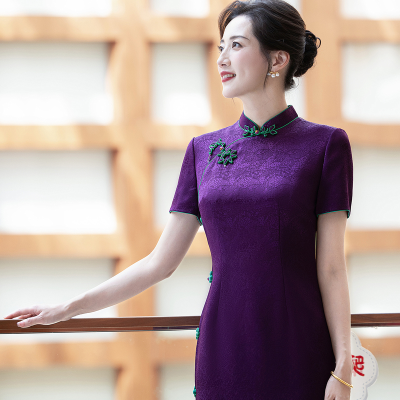 Elegant Mother-In-Law Wedding Banquet Dress, Mother's Wedding Banquet Cheongsam, New Year's Wedding Light Luxury Temperament Mother's Outfit