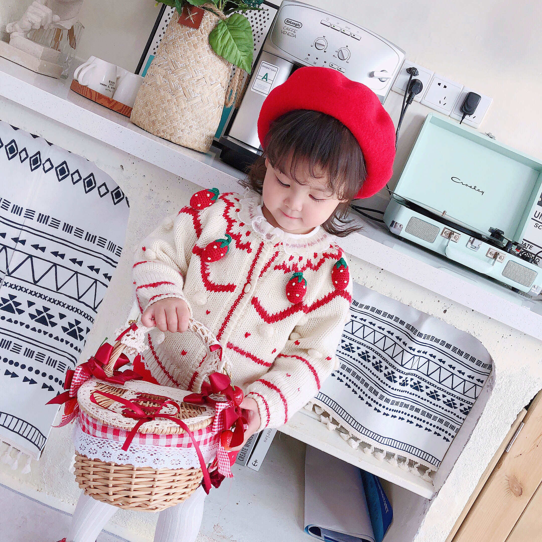 New Spring and Autumn Infant Girls Hand Knitted Strawberry Sweater Baby Sweater Clothes Christmas Knitted