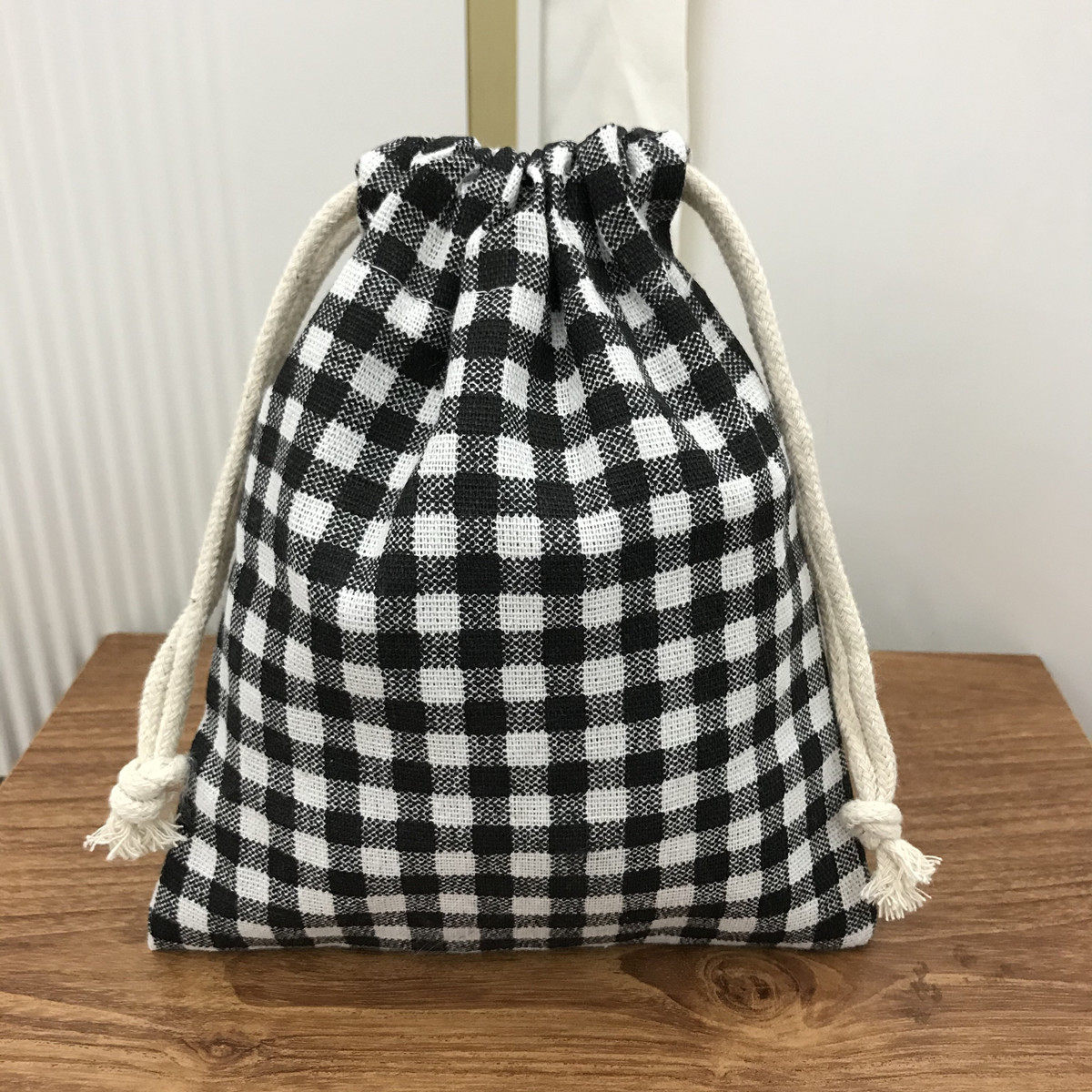 Homemade Fabric Canvas Black and White Plaid Mobile Phone Key Change Cosmetic Bag Storage Drawstring Drawstring Pocket