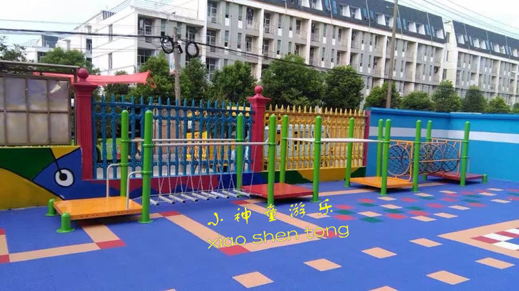 Children's swinging bridge shaking balance beam combination climbing drilling combination kindergarten sensory integration training sports combination drilling hole