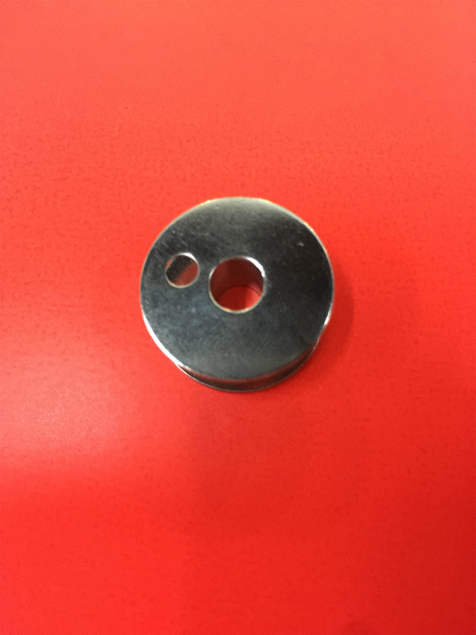 Sewing machine shuttle core wire core iron with hole shuttle core 842845515 3528 double-needle car flatcar shuttle core