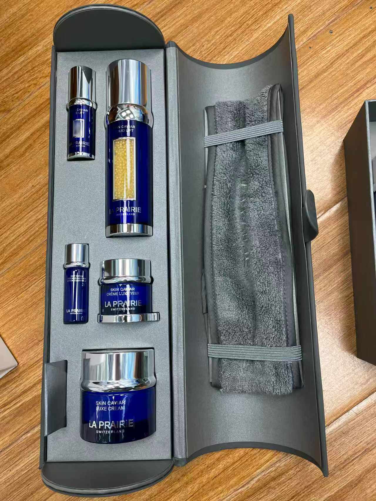 world.taobao.com: La Prairie Blue Caviar Five-Piece Cylindrical