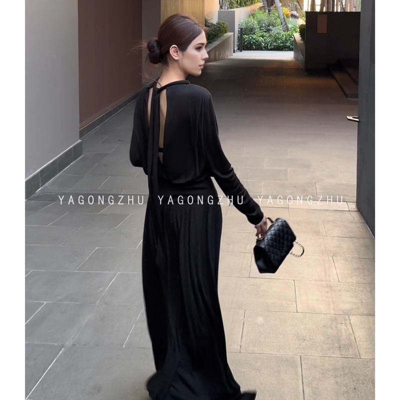 Yagongzhu Black Long Dress with a High-End Feel, Suitable for Vacation, Long-Sleeved, Backless, with a Long Sash for Tall Individuals