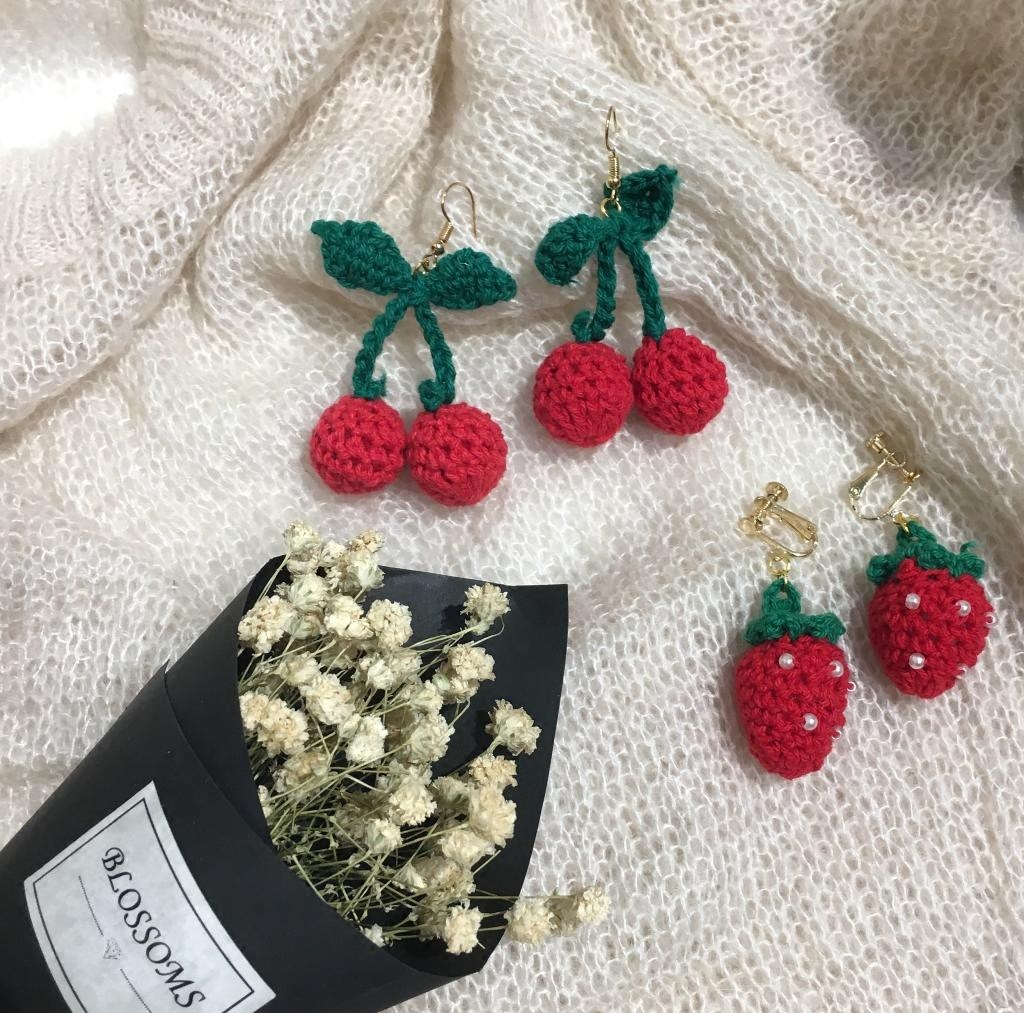 (Cherry) Korean cute and playful girl knitted wool fruit strawberry cherry earrings without pierced ear clips