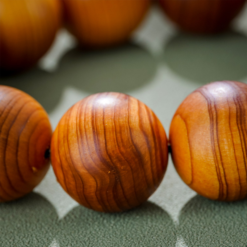 崖柏传奇：探寻太行崖柏108颗念珠的前世今生