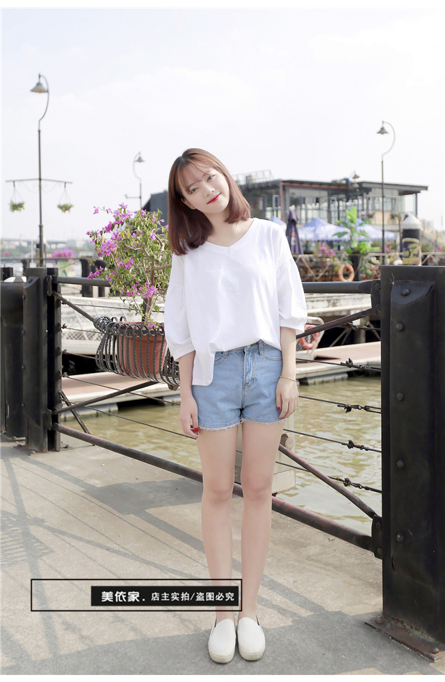 Mùa hè 2018 mới đại học Hàn Quốc ulzzang hoang dã rắn rỏi cổ chữ V ngắn tay trong áo tay áo nữ sinh viên áo phom rộng nữ