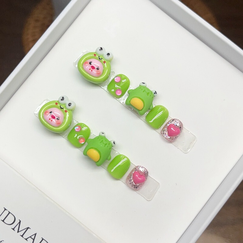 Purely Handmade Kidsren's Wearable Nails, Cute Three-Dimensional Little Frog Fake Nails, Short Style Manicure for Girls Aged 3-12 Years Old