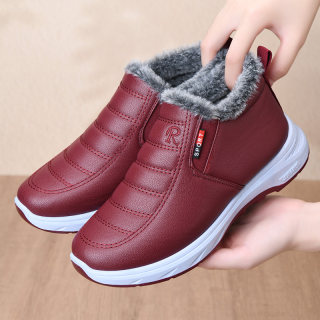 Winter old beijing cotton shoes for women plus velvet to keep warm mom's shoes thickened cold-proof snow boots leather-covered cold-proof grandma cotton boots