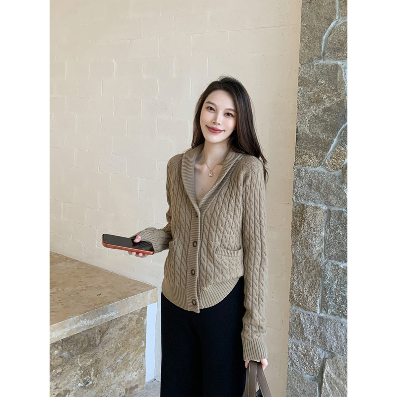 Dabai Dbai [Little Horse Cardigan] Modal Little Horse Embroidered Cable Knit Cardigan for Women, Autumn Versatile Jacket