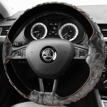 Skoda new Octavia Xinruixin dynamic Comik Haorui Speedpai Kodiak steering wheel cover winter short plush