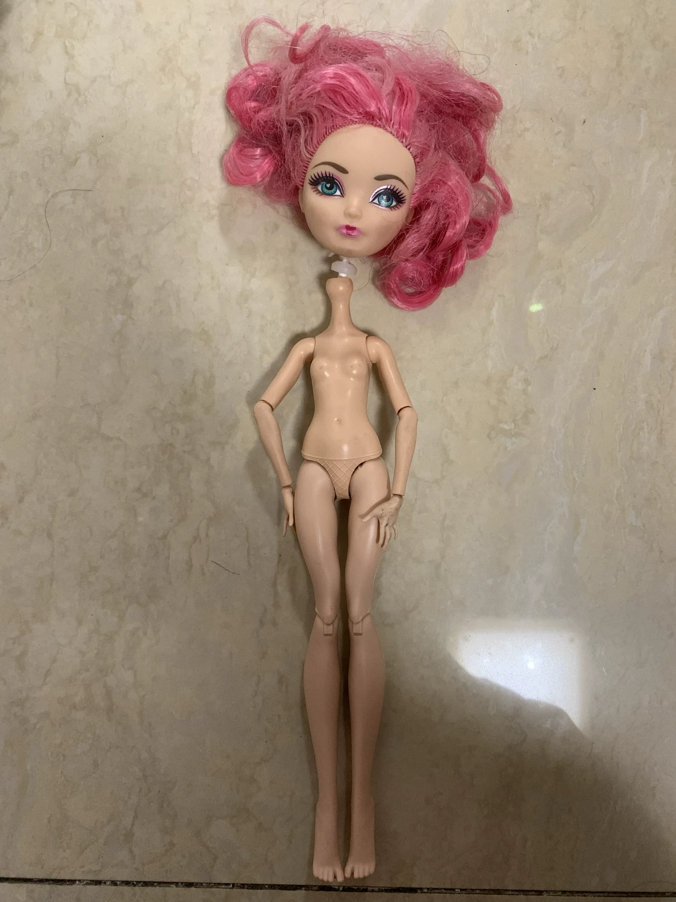 Набор туловищ для кукол (Monster High) в ассортименте — прозрачные и цветные запасные тела, разные образы