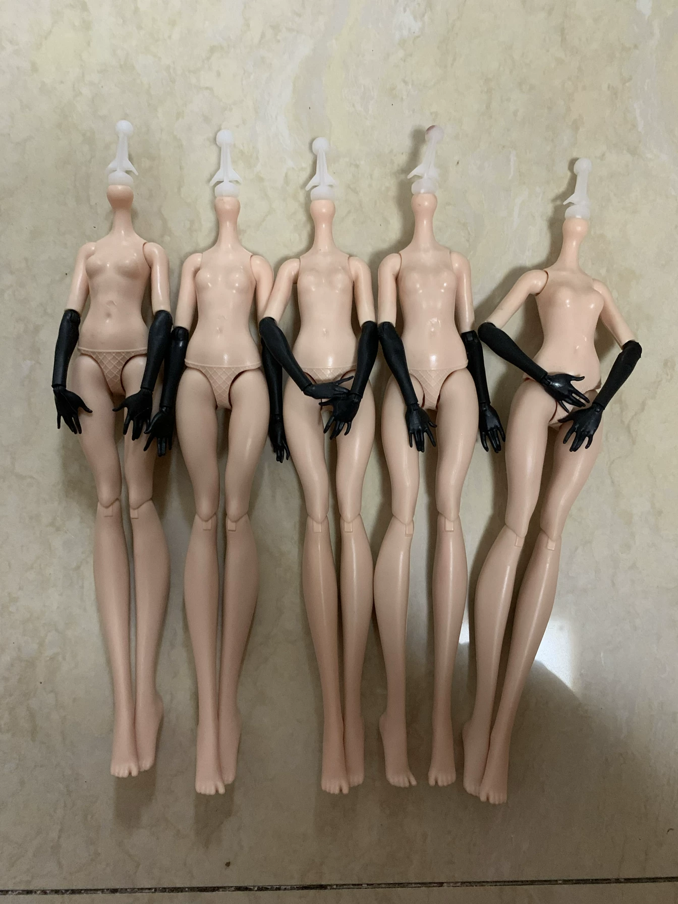 Набор туловищ для кукол (Monster High) в ассортименте — прозрачные и цветные запасные тела, разные образы