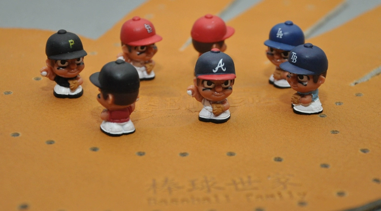 MLB Major League Bóng chày Búp bê Puppet Nhựa Keychain Mặt dây chuyền Yankee Dodge Red Sox Bear Puppet - Bóng chày