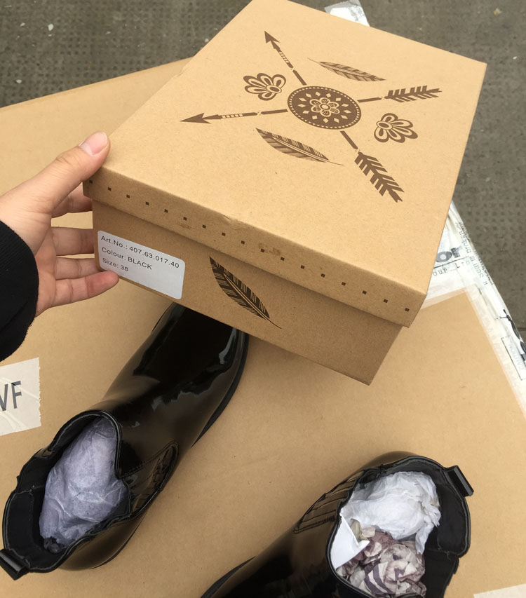 Giày thủy triều đường dây thun giày đế bệt Chelsea ủng hoang dã cỡ lớn shop giày boot nữ