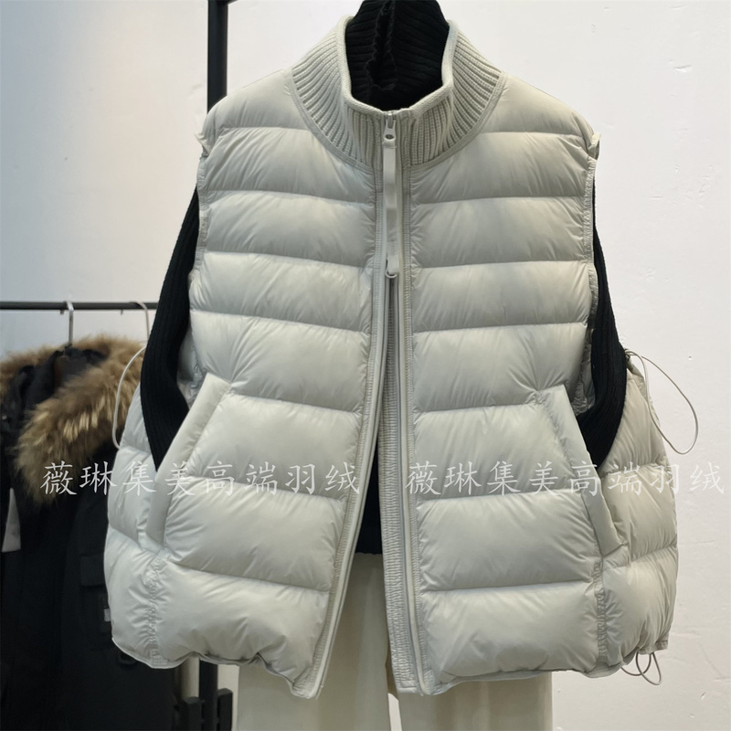 Korean-Style Simple Ribbed down Vest for Women, New Winter 2026 Model, Knitted Stand Collar, Patchwork, Loose Fit, Slimming, Warm Jacket