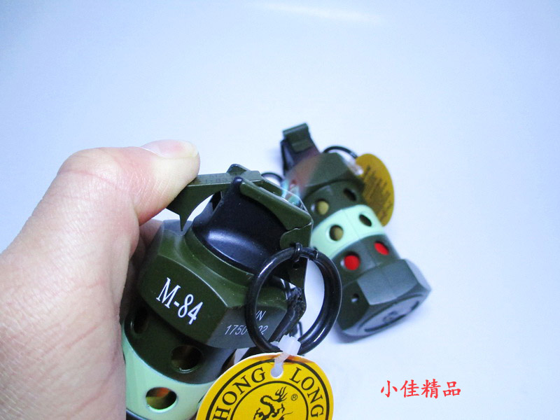 Chính hãng Zhonglong Cá tính Bật lửa Gió Quân Gà Mô hình Nhẹ hơn Nguồn cung cấp quạt quân đội lớn - Bật lửa bật lửa đẹp độc lạ