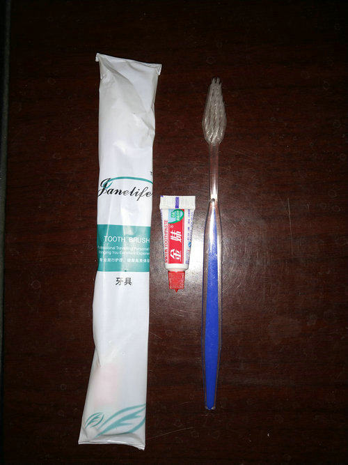 Xinjiang Urumqi Holding Paper Edge Hotels HOTEL SUPPLIES NAPKINS SANITARY ROLLS LARGE MARKET PAPER SOFT HAIR TOOTHBRUSHES TOOTHPASTE