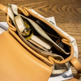 Дизайнерская модная небольшая сумка через плечо, изысканный стиль, в западном стиле, популярно в интернете