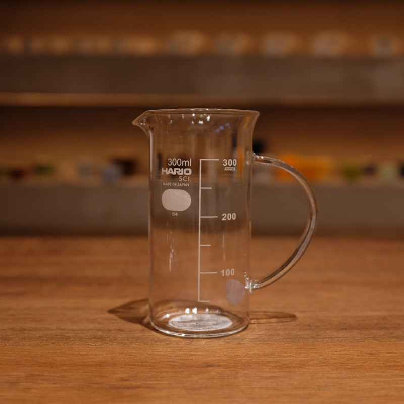 Japan Manufacturing Hario Heat Resistant Glass Handmade Coffee Sharing Pot scale measuring cup LAB Wind