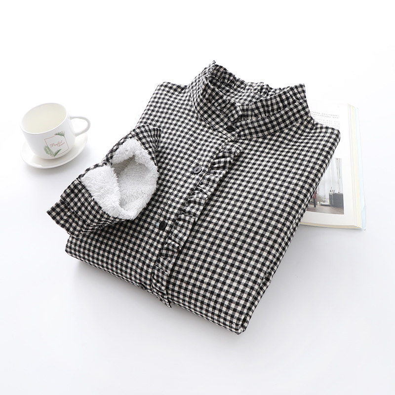 The plug plate shirt woman 2022 winter new small fresh clad shirt wooden ear lace thickened blouse