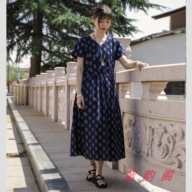 Original women's summer dress pure cotton blue printed cloth slanted three-button V-neck large pocket short-sleeved dress Korean version is thin