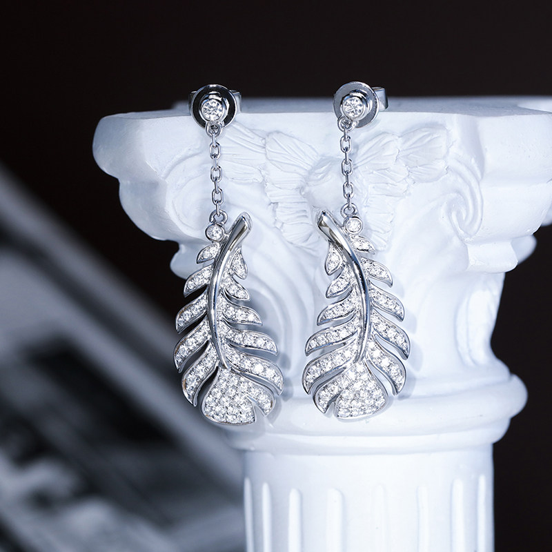 Medium Tan Name Drilling Feather Series-Clear Light New Group Inlaid With Diamond 18K Earpin Diamond Earpiece Pendant Pendant