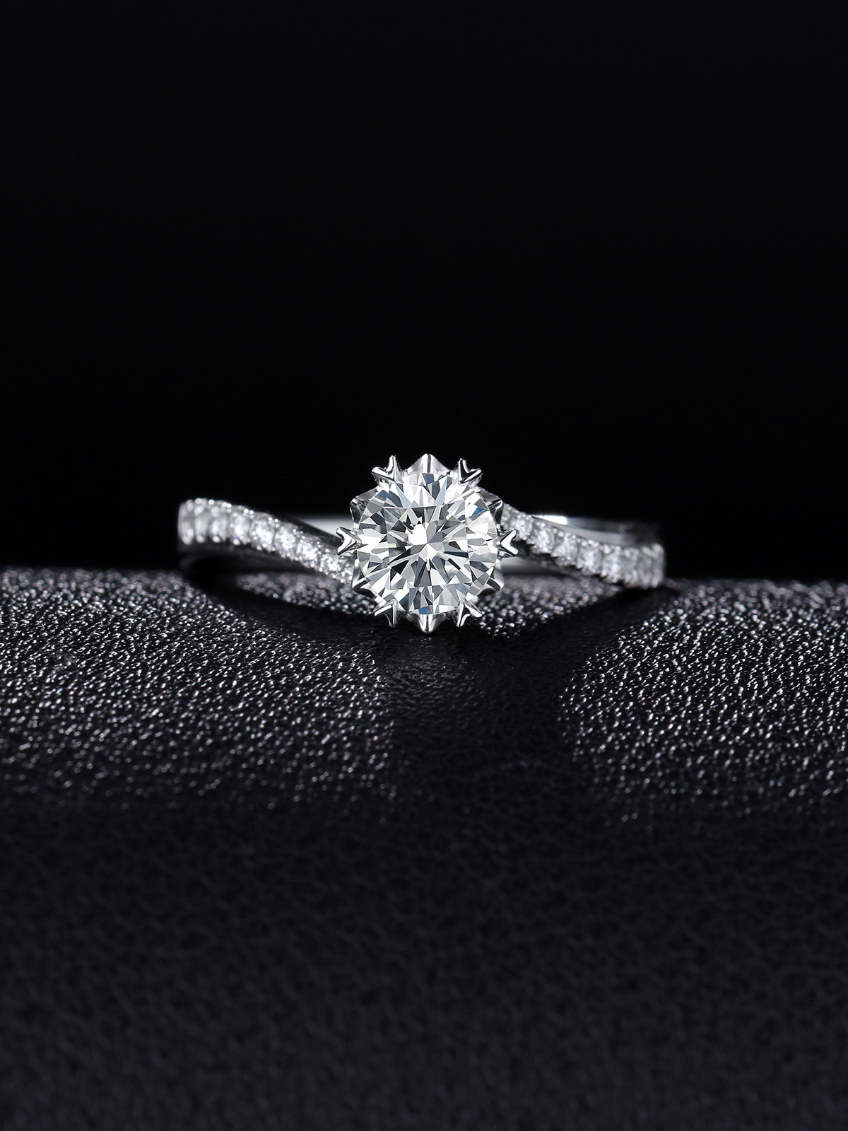 Mid Tanartisan Classic Snowflake GIA72 Diamond Ring Coursemarriage Wedding Diamond Ring 18K Inlaid Drilling Curring Arm Ring