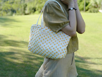 Small Parisian hand for original homemade embroidery little daisy Single shoulder canvas small bag Handbag Handbag handbag
