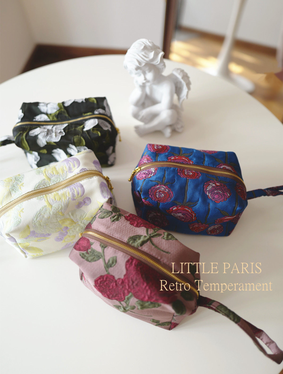 Small Parisian hand working style retro oil painting Jacquard Cosmetics Tofu Bag Large Capacity Carry-on bag