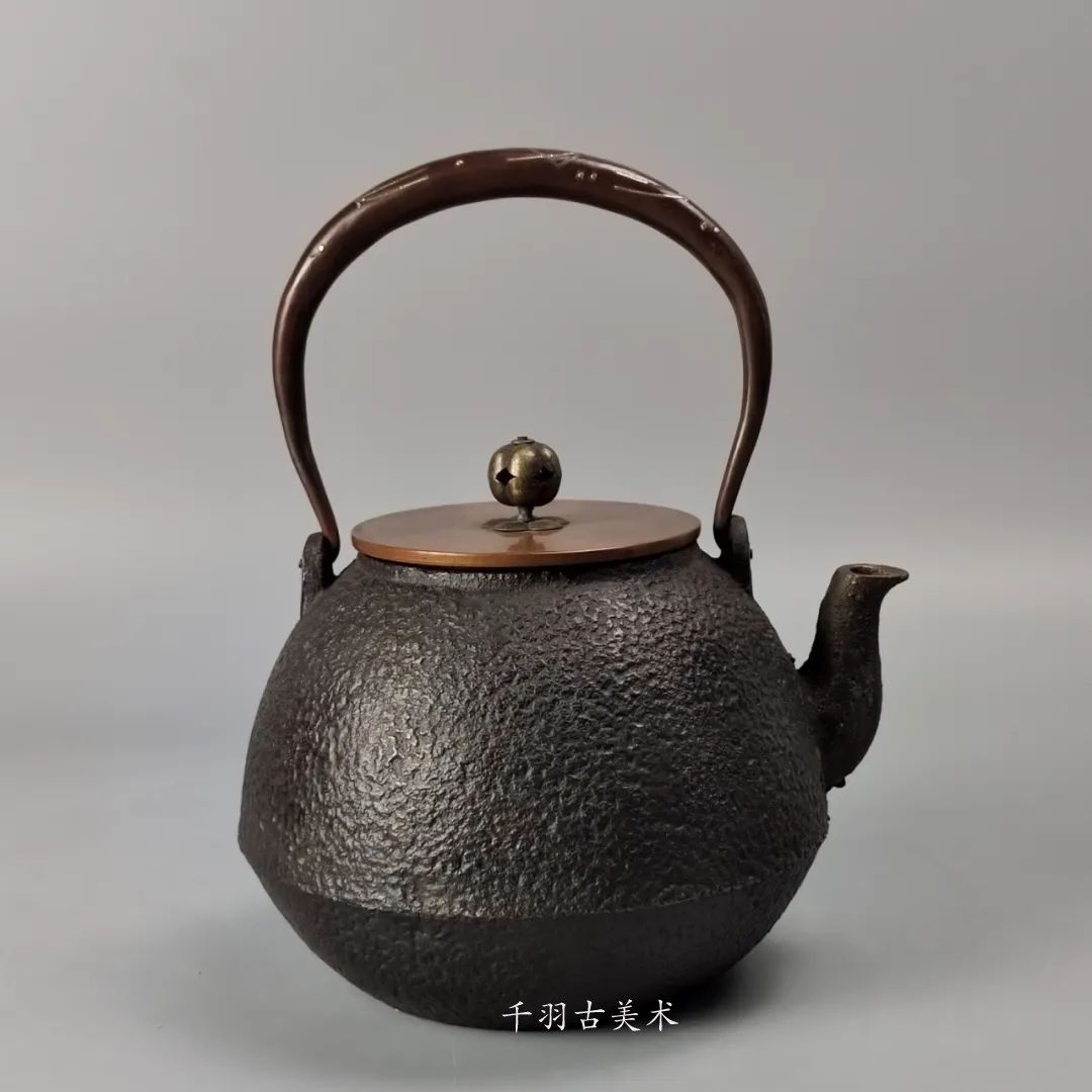 茶道具 饕餮紋 建水 古銅 龍文堂製(K-LC951) 茶道具 饕餮紋 建水 古銅 龍文堂製(K-LC951)