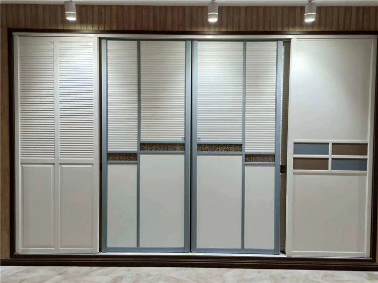 Custom wardrobe sliding door shuttle door Sliding door Sliding door Aluminum alloy frame High light wear-resistant plate Carved plate Solid wood